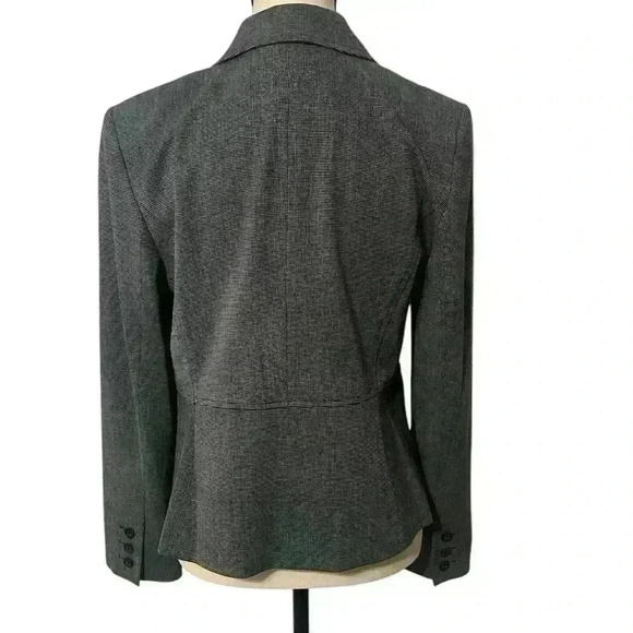 Charter Club Women’s size 6 black and white the Blaise’s, black buttons. Classic - Picture 4 of 10